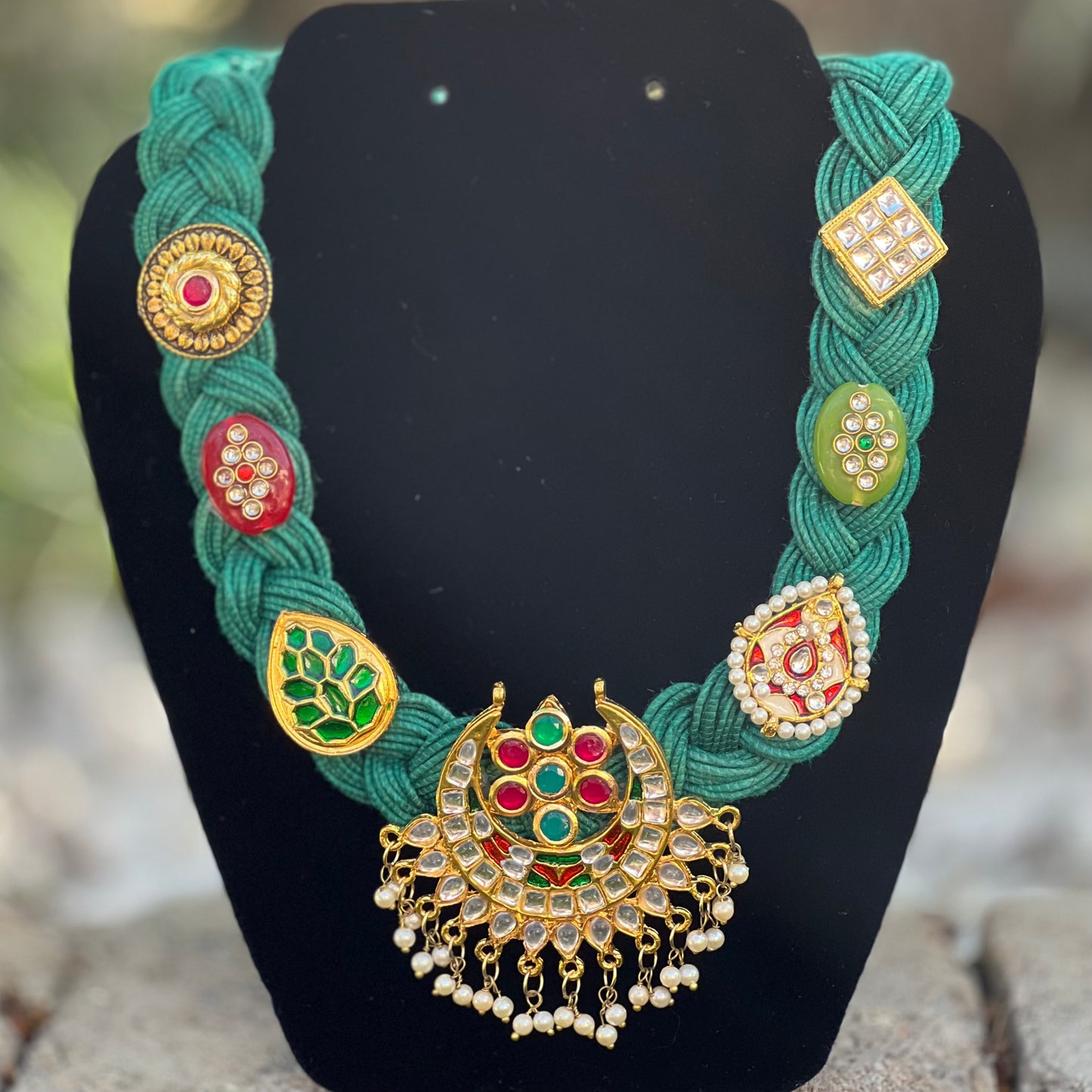 Knotted Yarn Necklace - Polished Pine Green